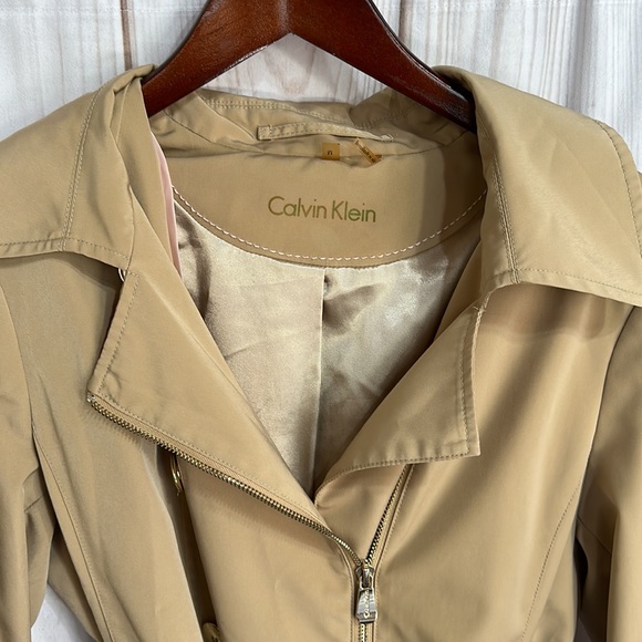 Calvin Klein Belted Trench Coat with Hood | Size medium | Tan color - Picture 16 of 17